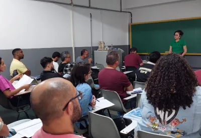 Pesquisadora da Epamig, Waldênia Moura, conduz capacitação na Semana do Fazendeiro, em Viçosa.jpg