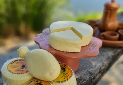 Foto mostra queijo artesanal em detalhe