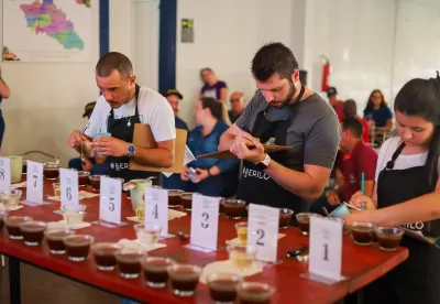 Os cafés premiados ganham maior visibilidade no mercado, atraindo compradores