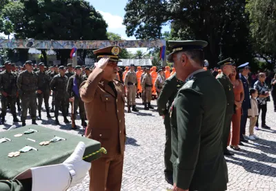 Cel Rezende recebe Medalha Exército Brasileiro