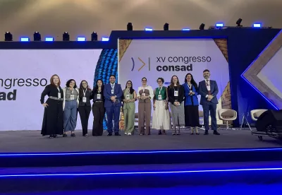 Seplag-MG destaca liderança pública e valorização dos servidores durante congresso do Consad em Fortaleza