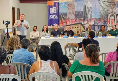 O secretário Thales Fernandes discursa na solenidade de entrega dos kits de Irrigação em Barão de Cocais