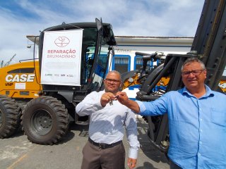 Entrega de máquina em Fortuna de Minas