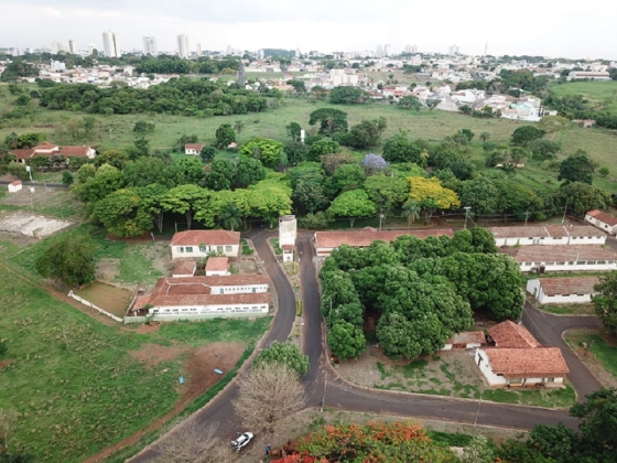 Imagem mostra vista aérea do Campo Experimental da Epamig em Uberaba
