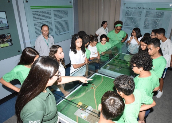 Alunos de escola visitam museu