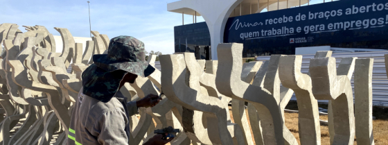 Monumento Bruma Leve
