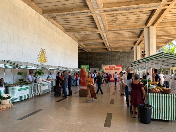 Foto mostra Feira da Agricultura Familiar na Assembleia Legislativa