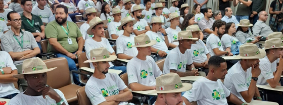Foto mostras jovens rurais no evento de lançamento do programa Futuro no Campo