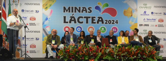 Foto mostra vice-governador, professor Mateus, na abertura do Minas Láctea 2024