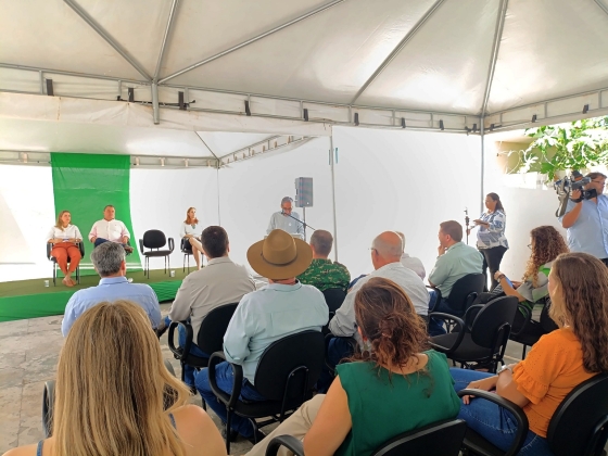 Foto mostra solenidade de inauguração do escritório do IMA em Uberaba