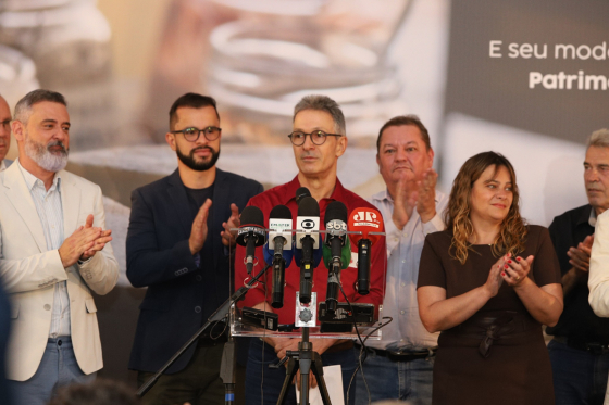 Governador Romeu Zema fala em entrevista coletiva sobre o título concedido pela Unesco