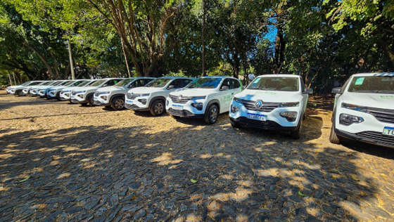 Novos veículos da Emater-MG, resultado de convênio com o Ministério de Desenvolvimento Agrário