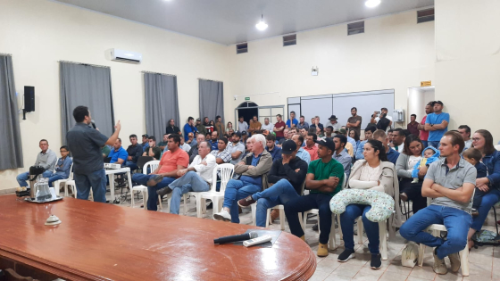 Auditório com grande público