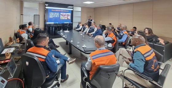 Reunião em Brasília para desenvolver ações de defesa civil entre municípios de Minas Gerais
