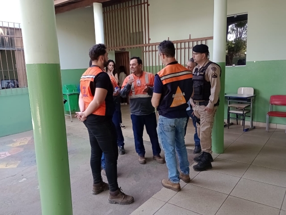 Simulado de emergência em escola em São Gonçalo do Abaeté 