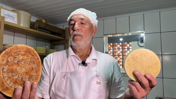 Todo esse saber, aprendido desde a infância, o senhor Jayr segue passando de geração em geração