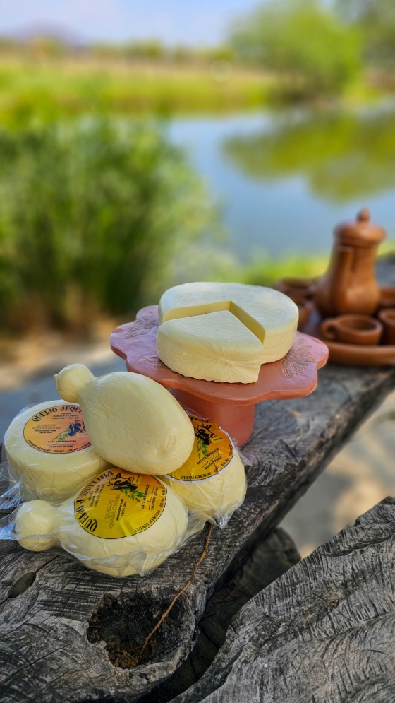 Foto mostra queijo artesanal em detalhe