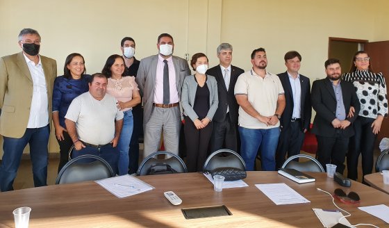 Reparação Brumadinho: Governo de Minas e Instituições de Justiça participam de reuniões com prefeitura e vereadores; e entregam equipamentos para modernização de UPA