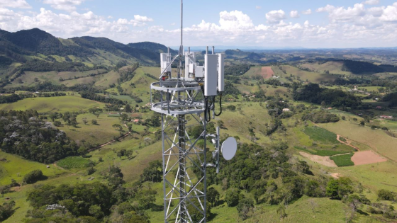 Alô, Minas! leva cobertura de telefonia móvel e internet a 20 novas localidades mineiras e completa 70 antenas instaladas