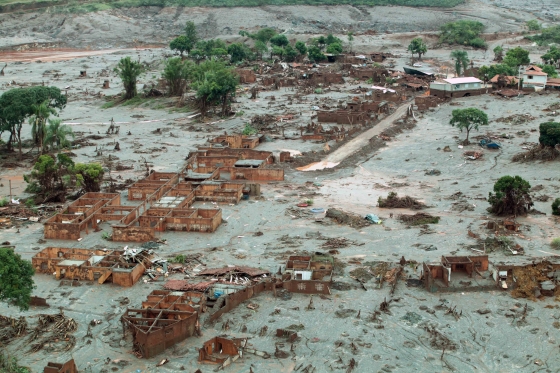 Imagem da cidade após rompimento da barragem