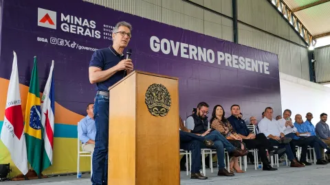 Governador Romeu Zema discursa no evento em Pedra Azul