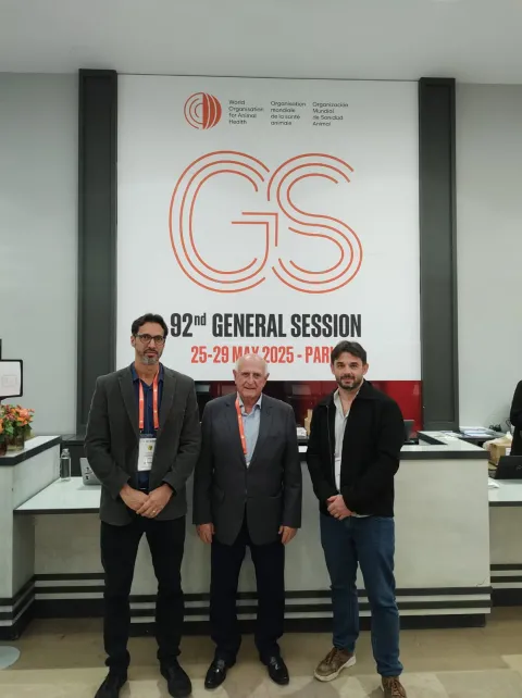 Altino Rodrigues, representando a Faemg, e André Dusch, diretor técnico do IMA na reunião em Paris