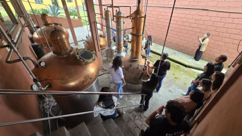 A Cachaça Morro Grande, em São João del-Rei, abriu o alambique para visitação