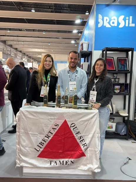 A participação de Minas Gerais na feira dialoga com a relevância do estado na cadeia produtiva da cachaça