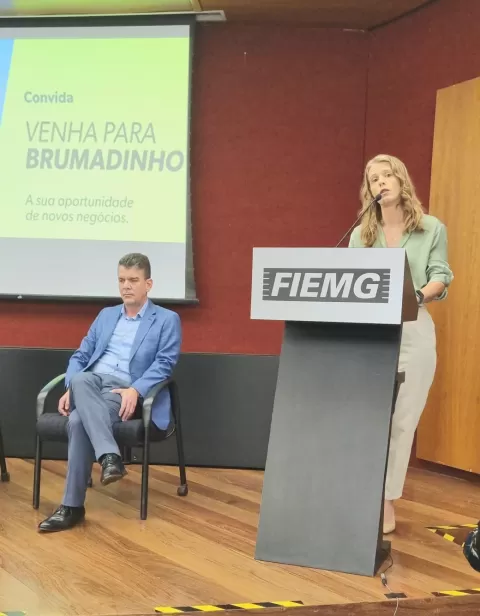Secretaria Luisa Barreto em pronunciamento