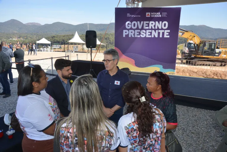 Governador e representantes da Avabrum