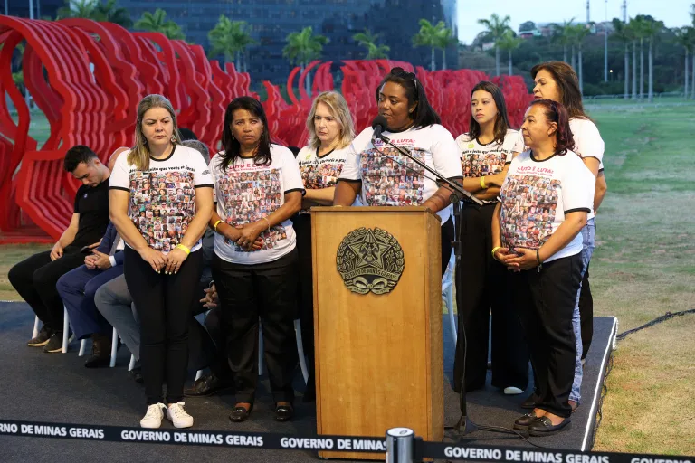 Inauguração do monumento Bruma Leve